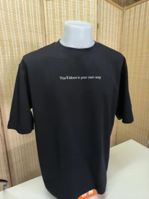 ออกแบบเสื้อ uniqlo