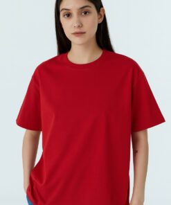 เสื้อโอเวอร์ไซส์สีแดงเบอร์รี่